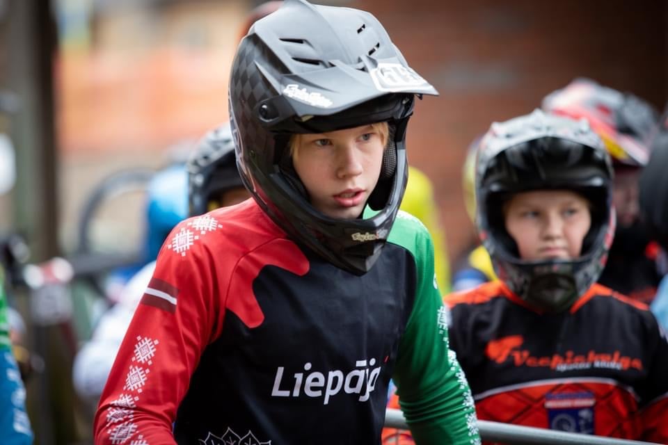 Markuss Ozolnieks BMX sezonu noslēdz ar goda pjedestālu