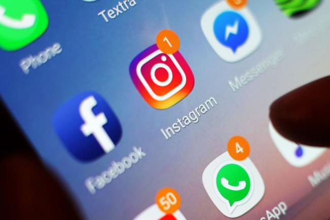 ASV bezvīzu režīma valstu ceļotājiem plāno prasīt informāciju par sociālajiem tīkliem