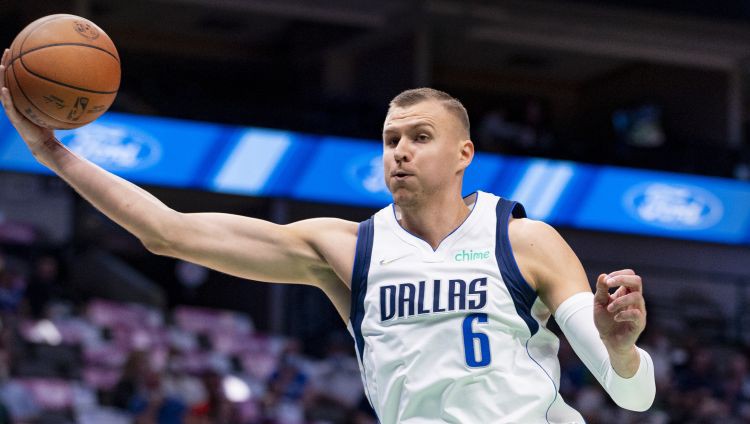Porziņģim sezonas otrais “double-double” un zaudējums pret “Bulls”