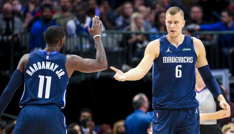Porziņģim 12 punkti “Mavericks” uzvarā