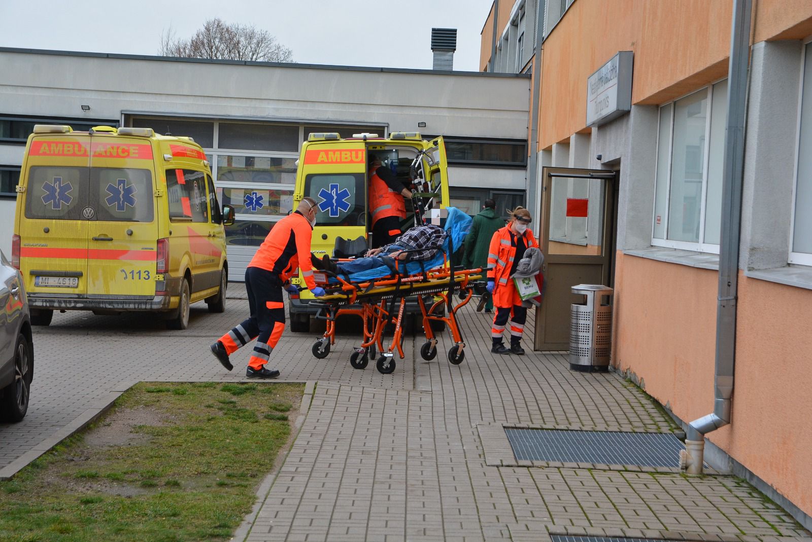 Liepājas slimnīcā kovidpacientu skaits pārsniedz 50