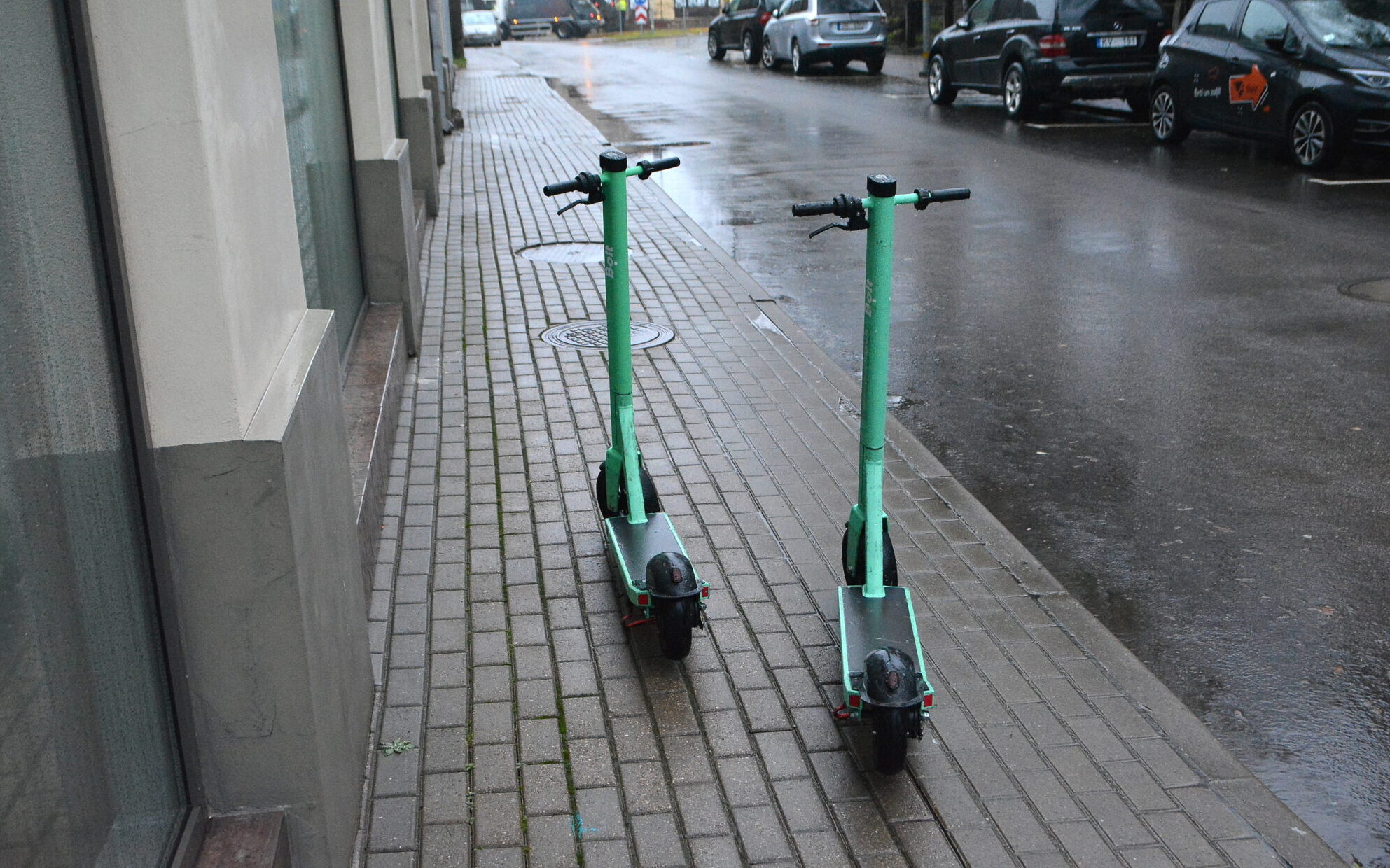 Ar elektroskrejriteni traucas krietnā lustē