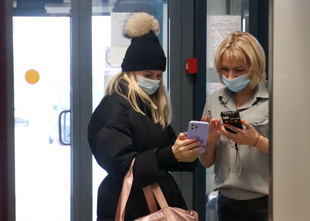 ES gatavojas Covid-19 sertifikātos ierobežot vakcīnas derīguma termiņu līdz deviņiem mēnešiem