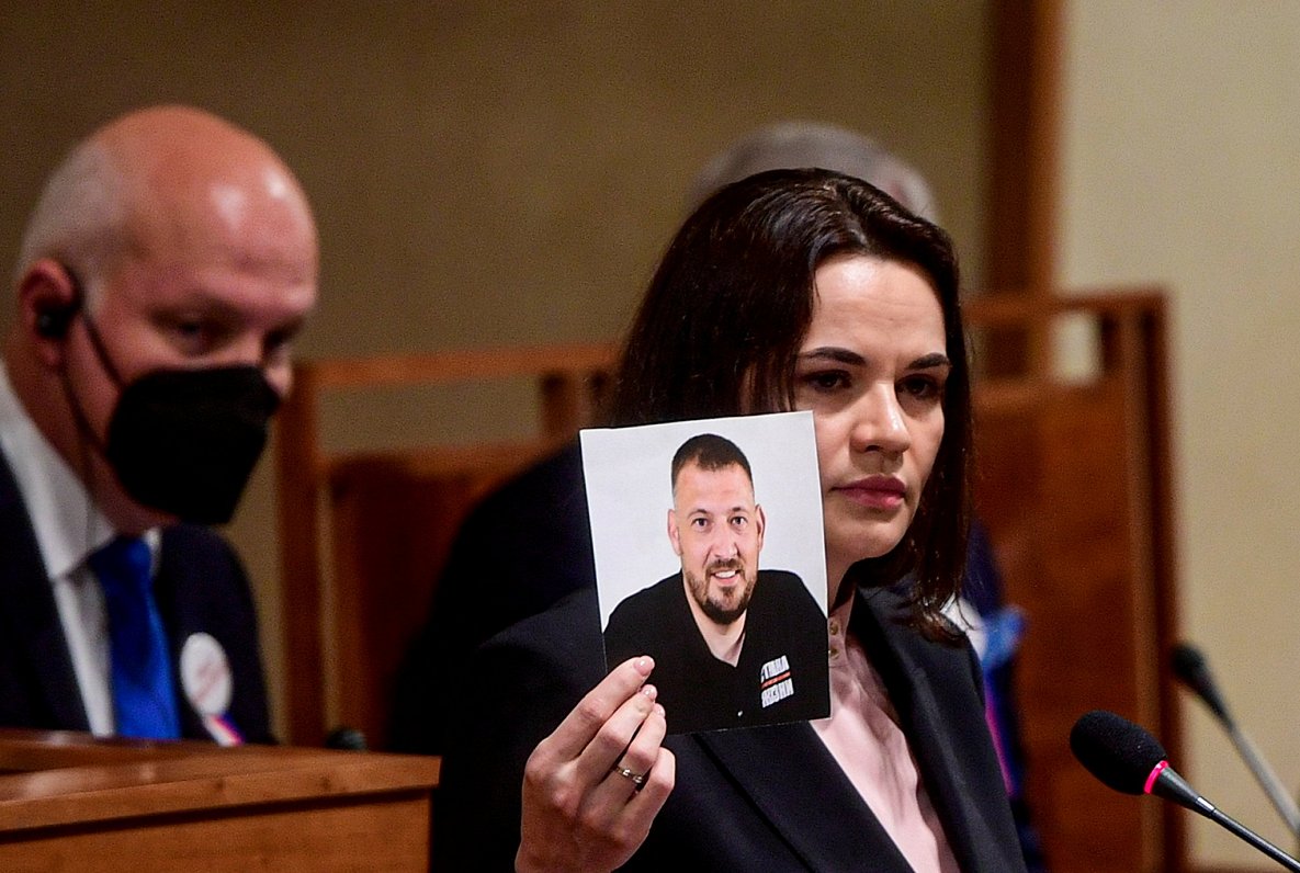 Baltkrievijas tiesa Cihanouskas vīram piespriež 18 gadus cietumā