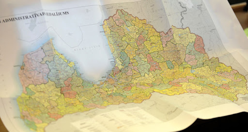 Saeimas komisija atbalsta valstspilsētu apvienošanu ar blakus novadiem