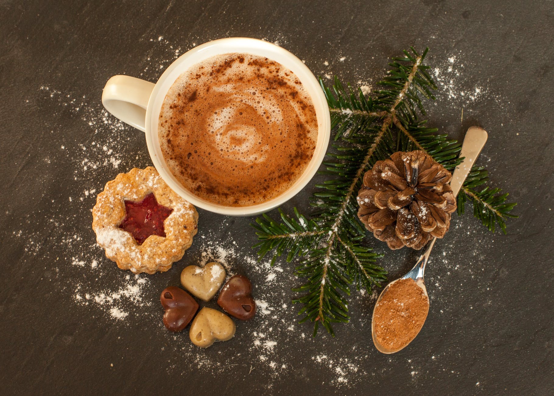 Praktiski padomi, kā visu decembri mājās baudīt Ziemassvētku noskaņu