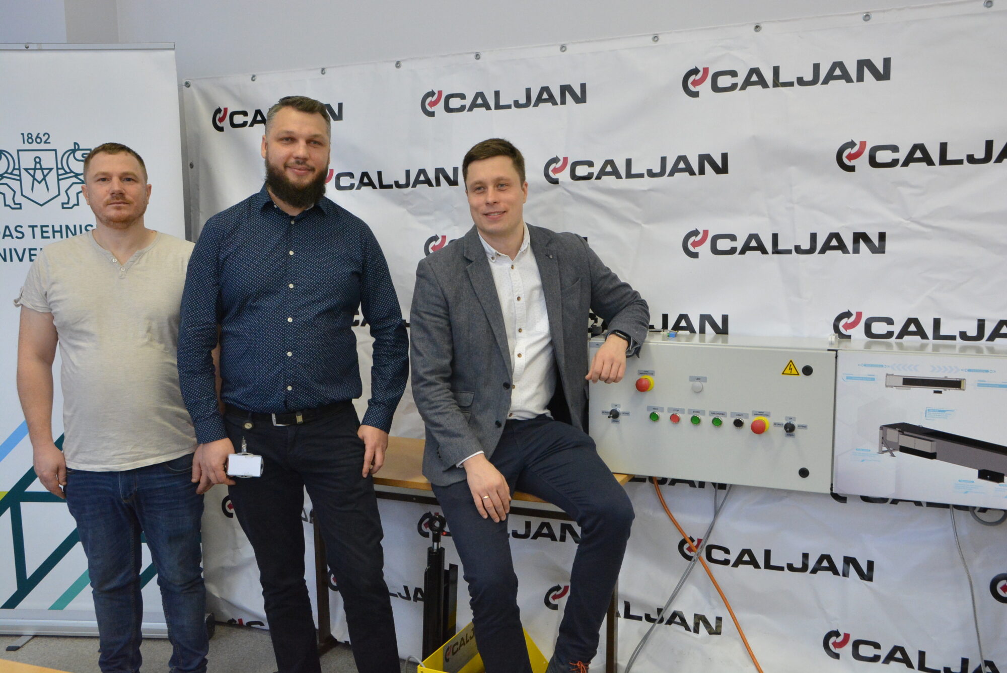 Uzņēmums “Caljan” pasniedz vērtīgu dāvanu studentiem