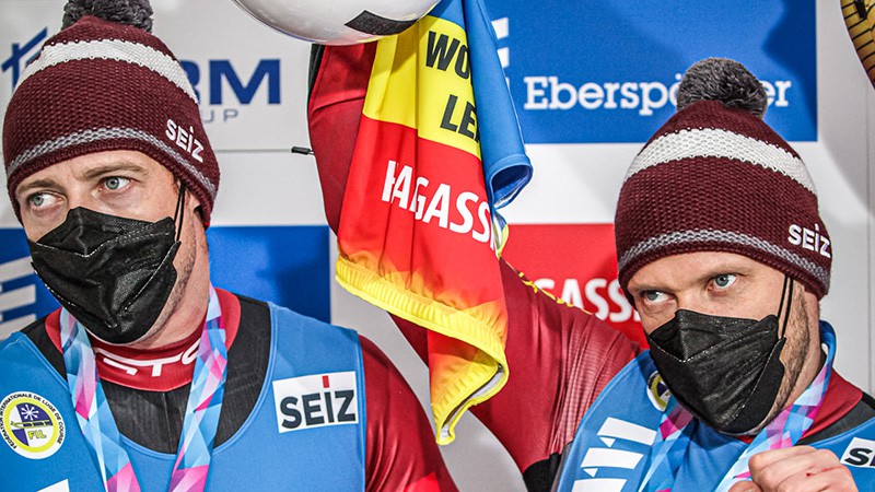 Šiciem zelta medaļas sprintā, Aparjods un Bērziņš desmitniekā