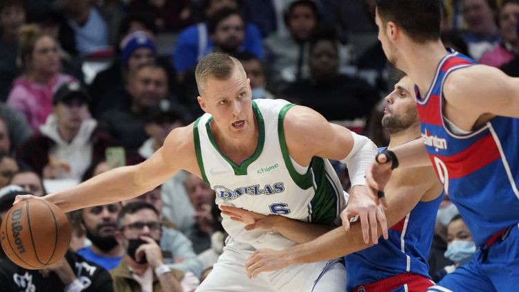 Porziņģis atgriežas ar 20+10, triumfējot Ņūorleānā