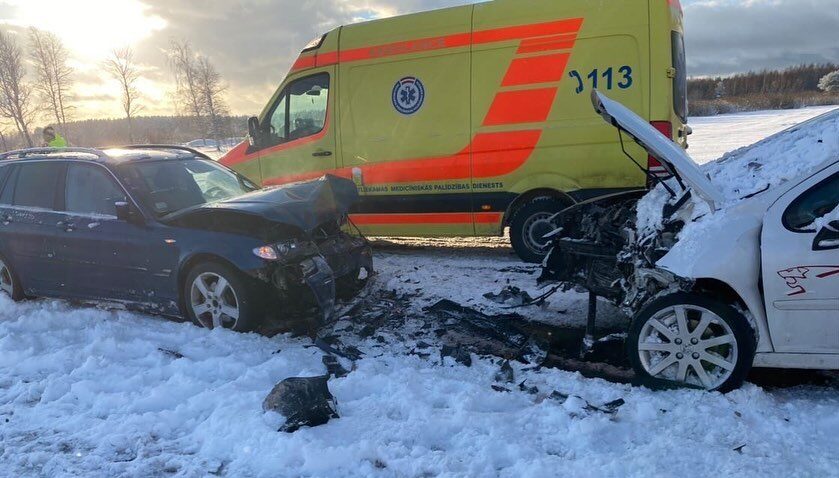 Ziemassvētku brīvdienās lieli policijas resursi novirzīti ceļu satiksmes negadījumu reģistrēšanai