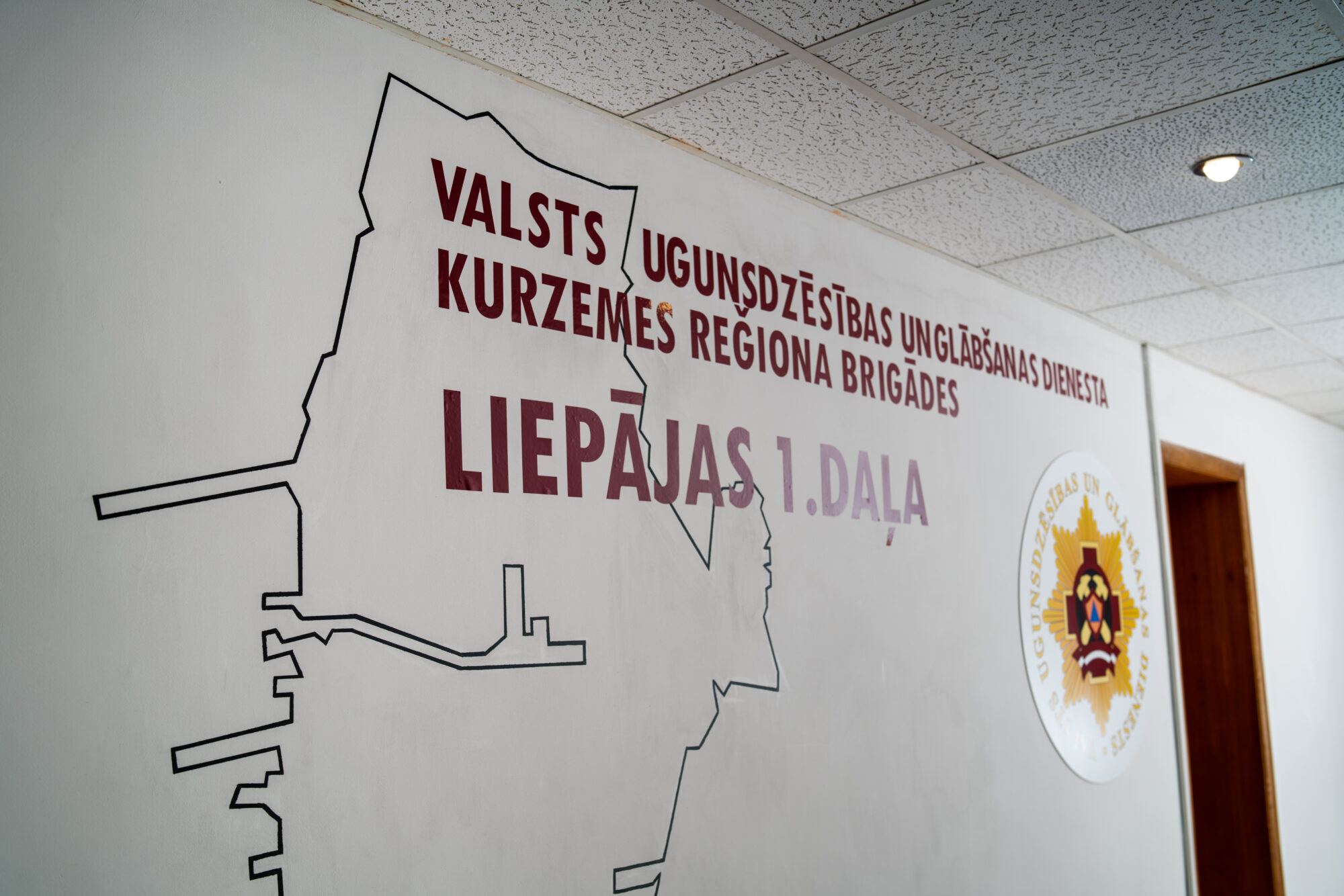 Jaunieši izremontē glābēju telpu VUGD Liepājas 1. daļā