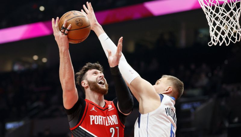 Porziņģis ar 22 punktiem rezultatīvākais “Mavericks” uzvarā pret “Trail Blazers”