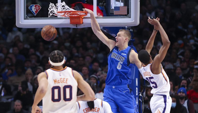 Porziņģim “double-double” zaudējumā pret līgas līdervienību “Suns”