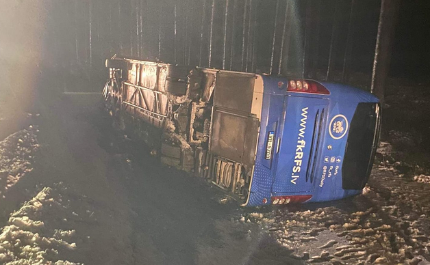 RFS avārijā tiek cauri sveikā, vienam spēlētājam deguna lūzums