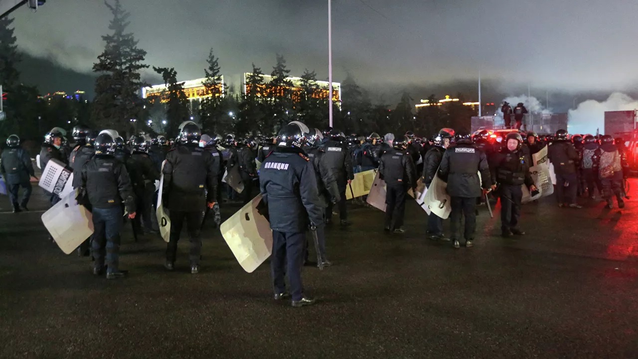 Kazahstānā aizturēti vairāk nekā 200 protestētāju