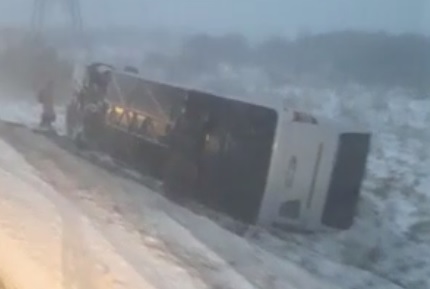 Divu autobusu avārijās uz Rīgas šosejas kopumā četri cietušie