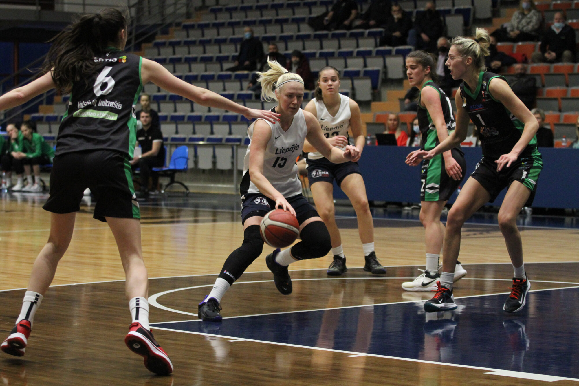 “Liepāja/LSSS” basketbolistes atkal spiestas iepauzēt