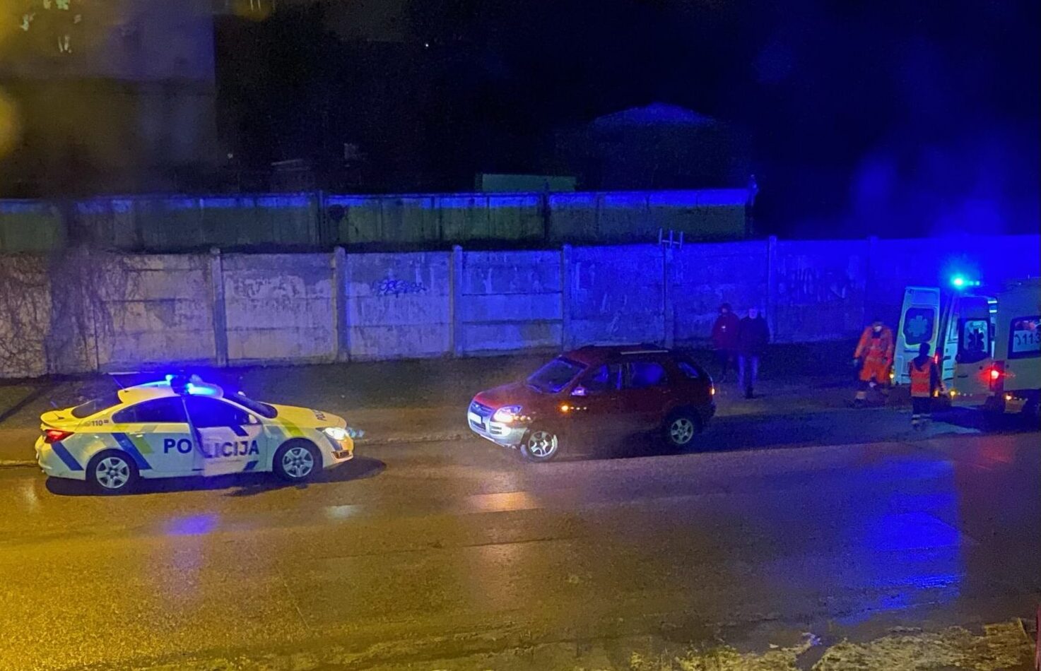 Flotes ielā auto notriec gājēju