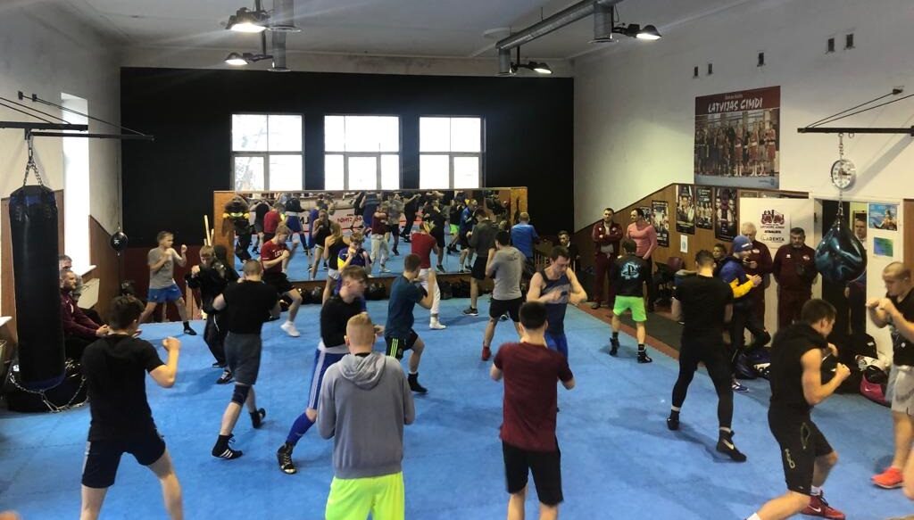 Sportisti sacensībām gatavojas treniņnometnēs
