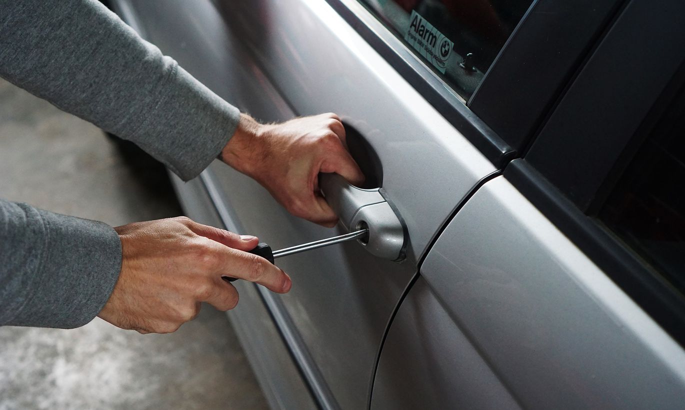 “Balta”: Kopš vasaras pieaug auto zādzību skaits