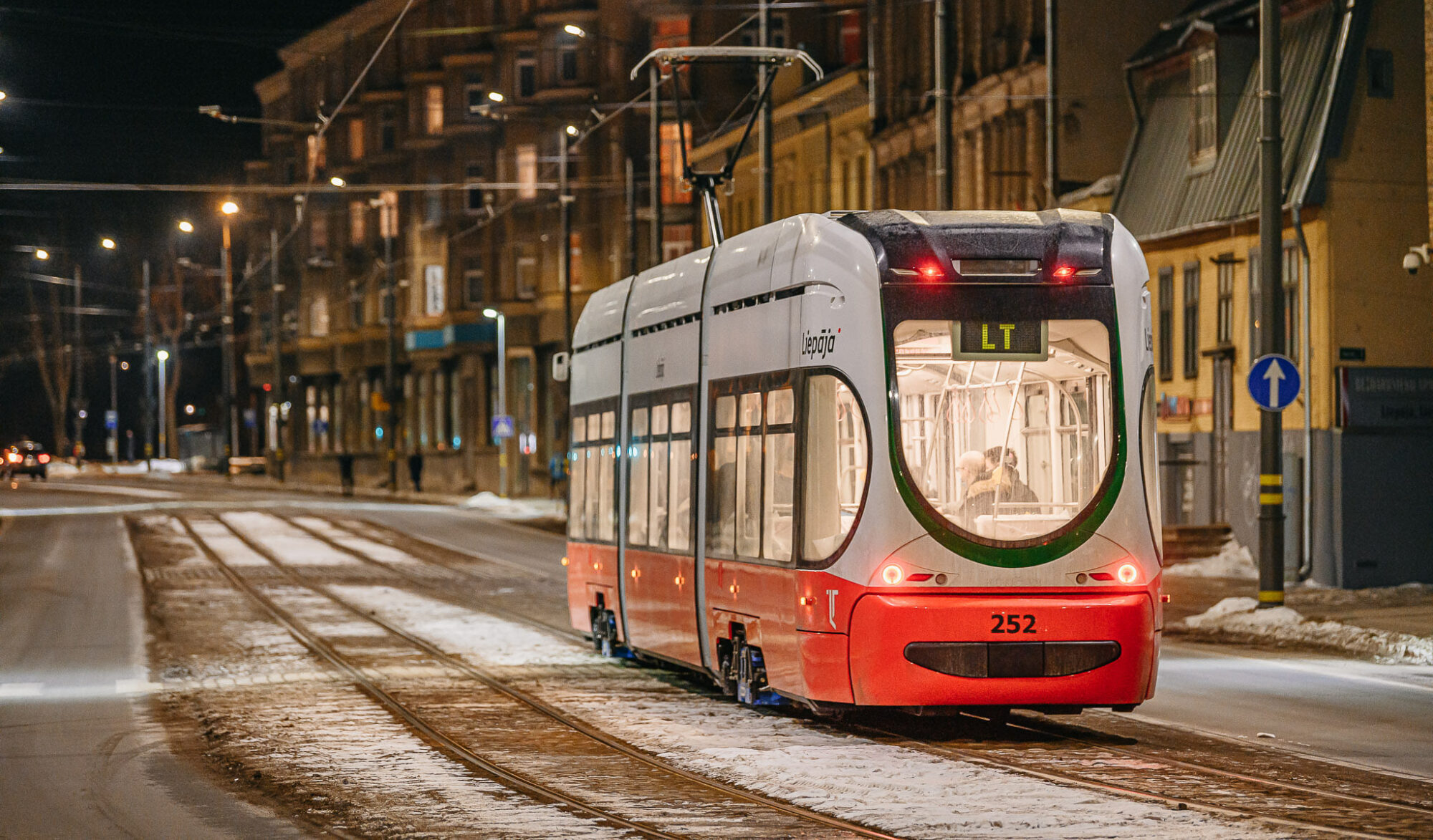 Aizņemsies tramvaja līnijas pārbūvei