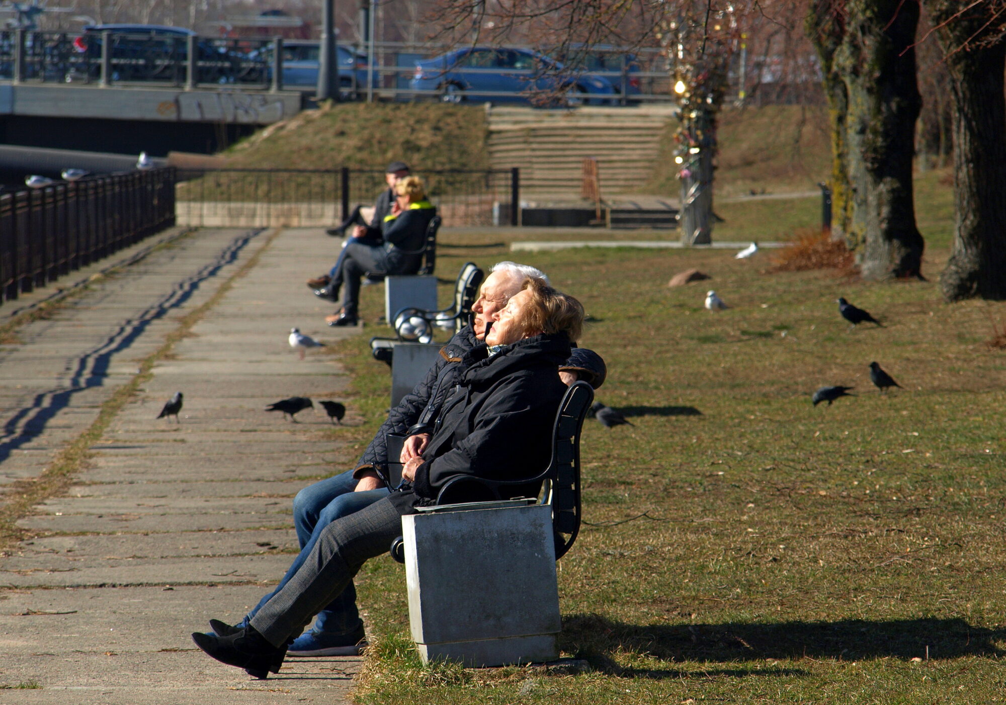 Latvijā faktiskais bezdarbs februāra beigās saglabājās 7,6% līmenī