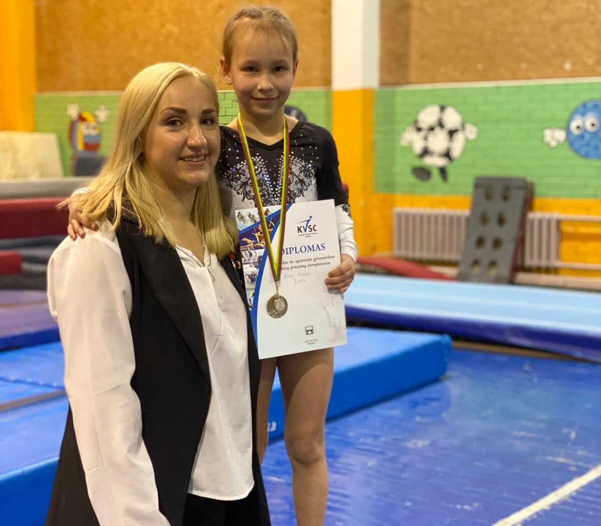 Jaunā sporta vingrotāja Alise Spicina izcīna sudrabu Klaipēdā