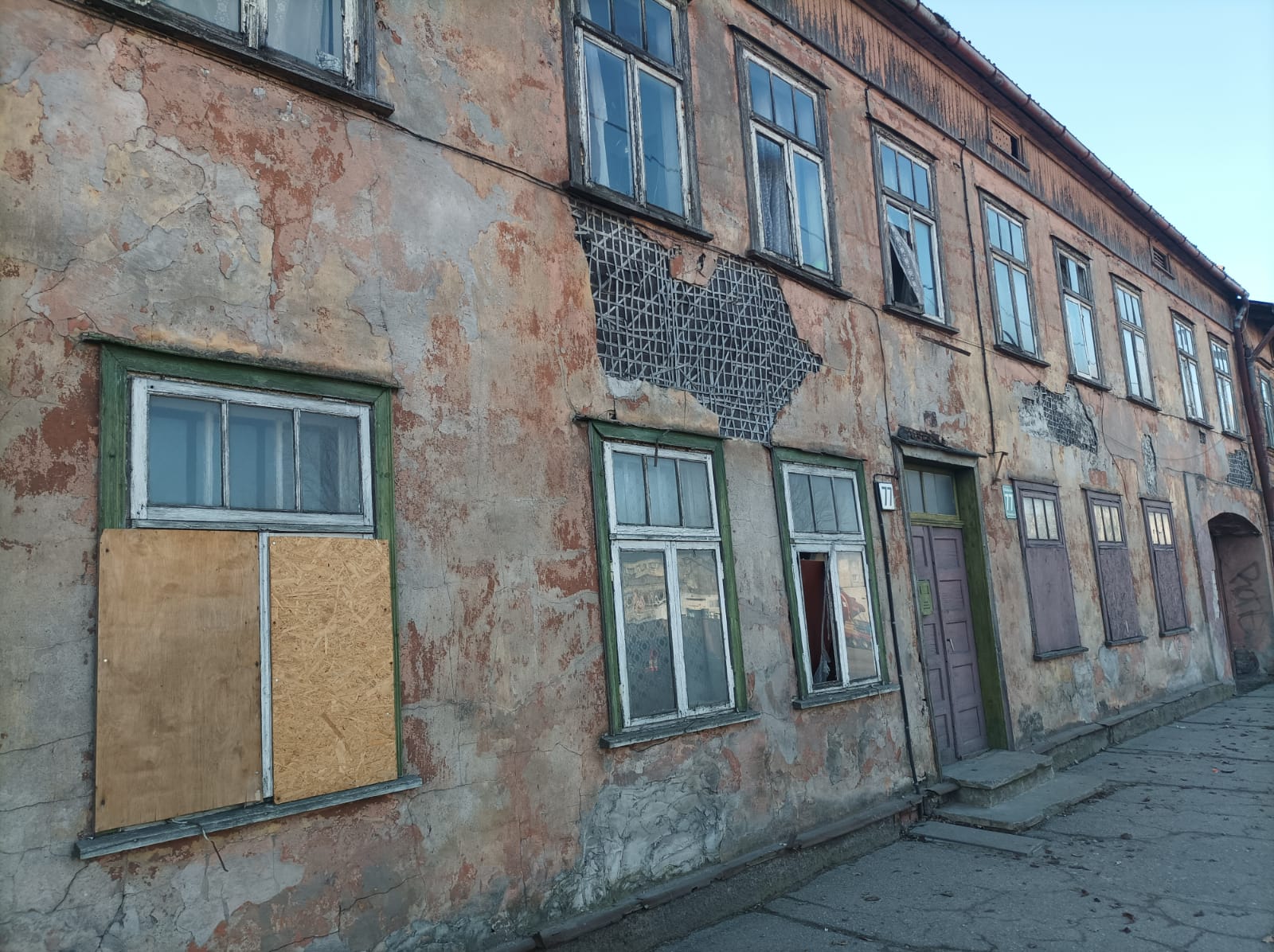 Baisa slepkavība Liepājā. Neoficiāli: sišana, duršana, žņaugšana…