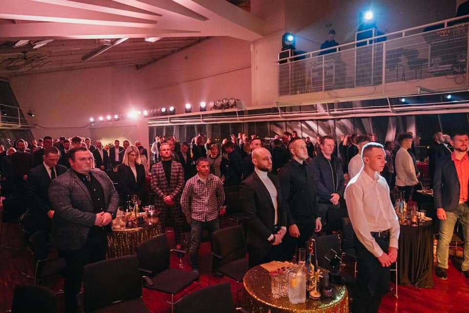 Pasākumi bez maskām izraisa sašutumu sociālajos tīklos
