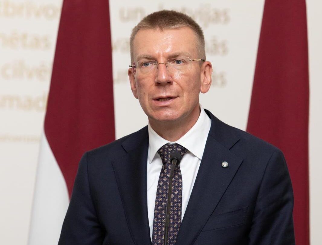 No Latvijas izraida trīs Krievijas vēstniecības darbiniekus