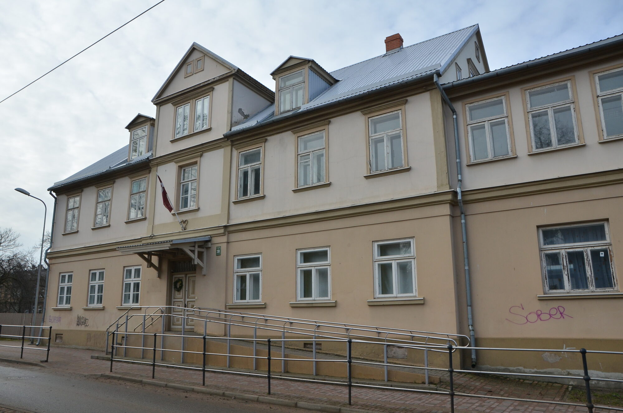 Liepājas Katoļu pamatskolai sapnis par jaunu skolas ēku nav zudis