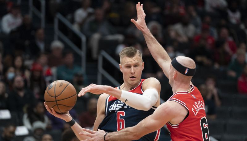 Porziņģim 14+10+5 zaudējumā pret “Bulls”