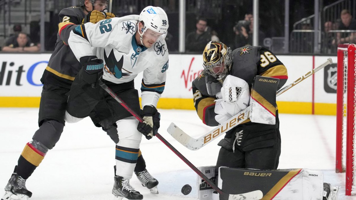 Balcera “Sharks” izglābjas pēdējā sekundē, atņemot vērtīgu punktu Vegasai