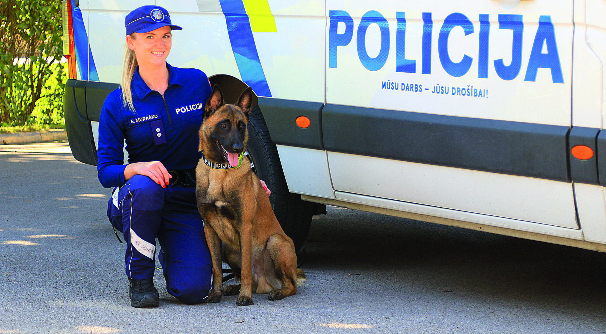 Policiste un suns: Elīnas Muraško un Enzo tandēms
