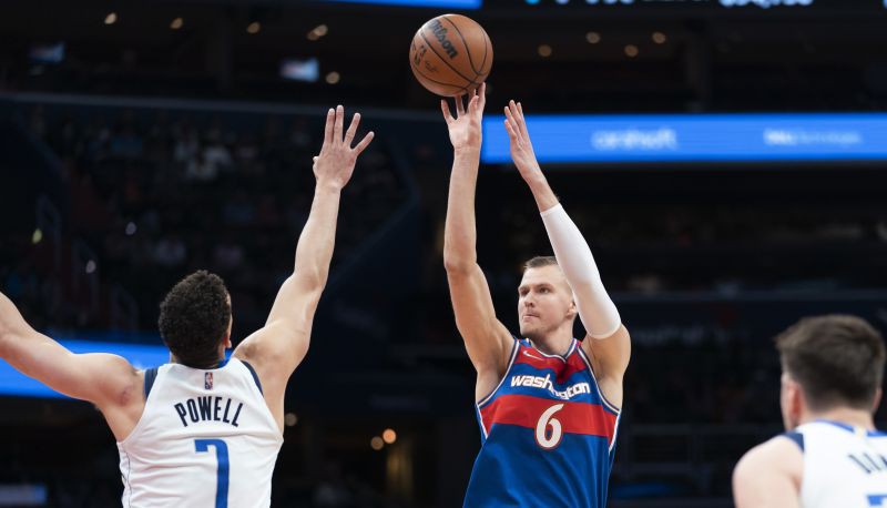 Porziņģis iekrāj 24+9+4 graujošā uzvarā pār savu bijušo komandu “Mavericks”