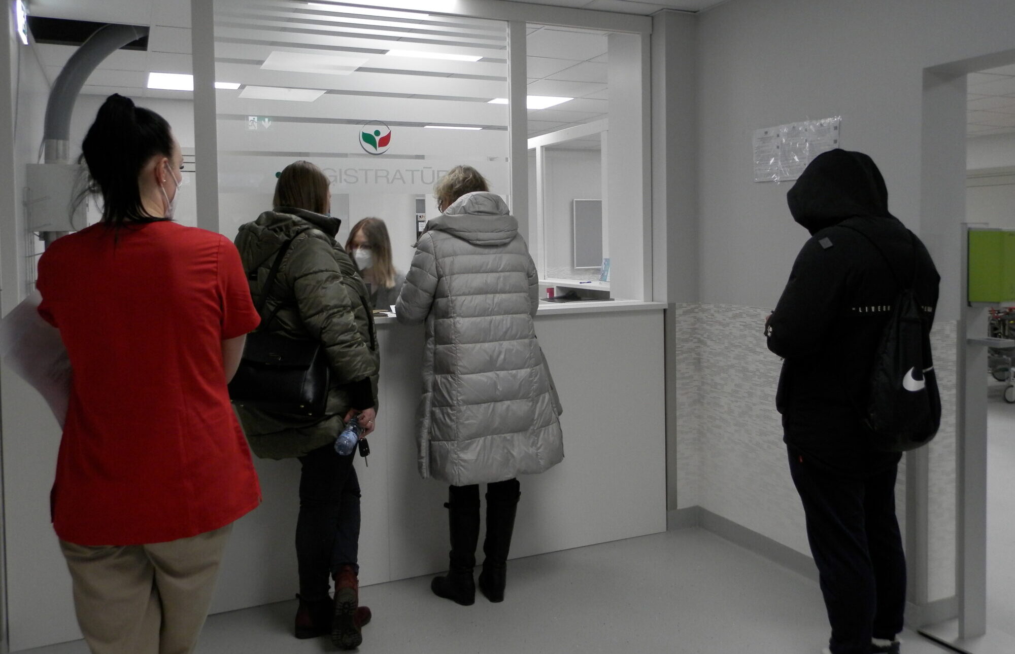 Ieeja Liepājas slimnīcas Uzņemšanas nodaļā – uz laiku citā vietā