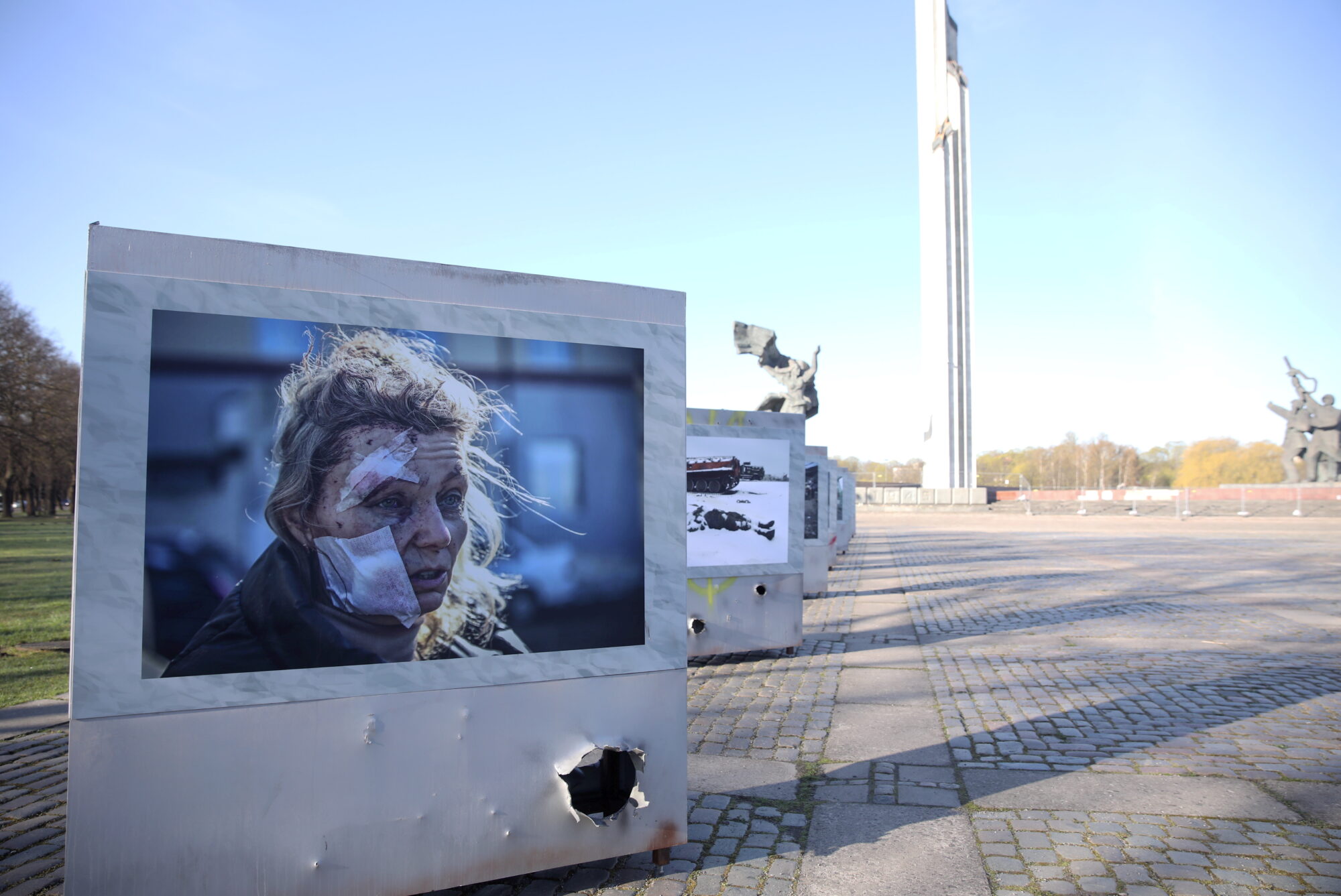 Noraida priekšlikumu Liepājā izstādīt Ukrainas kara fotogrāfijas