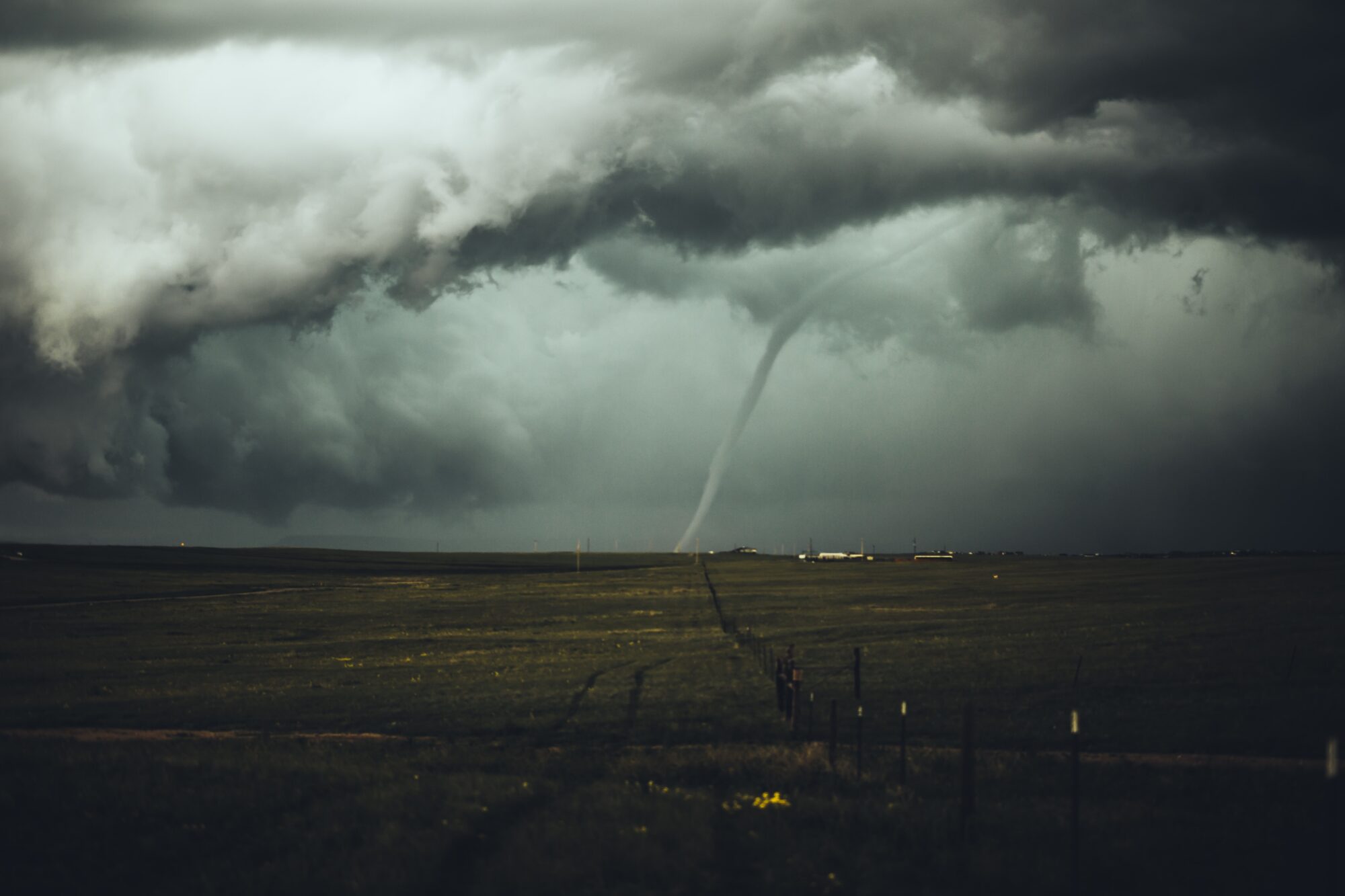 Vācijā spēcīgās vētrās un tornado vairāki desmiti ievainoto