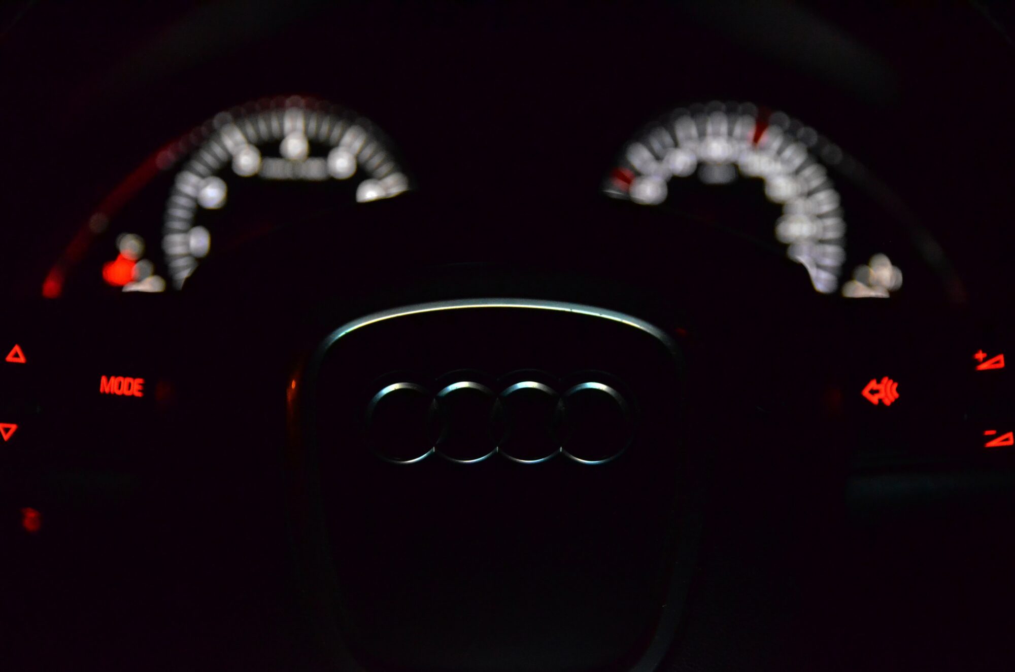 Dienvidkurzemē pie “Audi” stūres pieķerti divi dzērājbraucēji