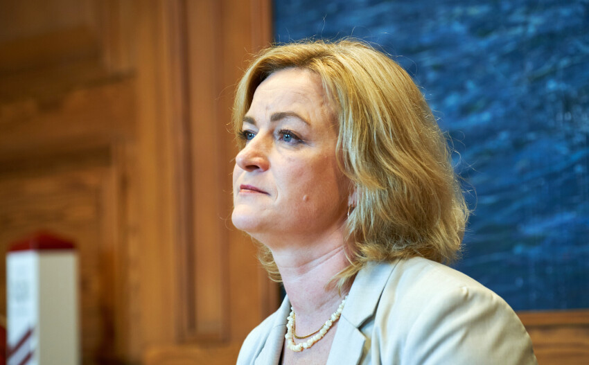 Saeima ekonomikas ministra amatā apstiprina Indriksoni