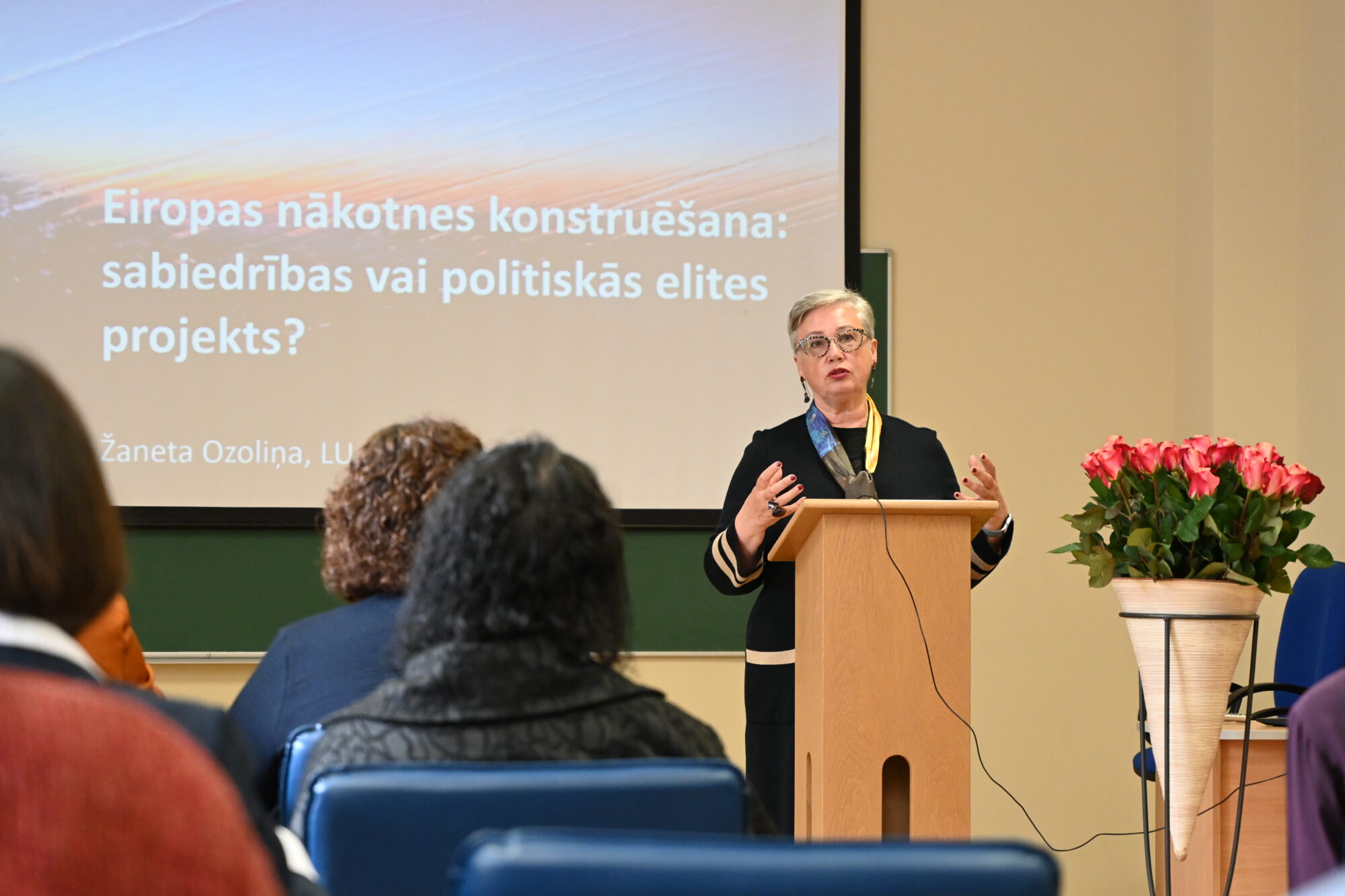 Konferencē diskutē par sabiedrību un kultūru, pagātnes un nākotnes konstruēšanu