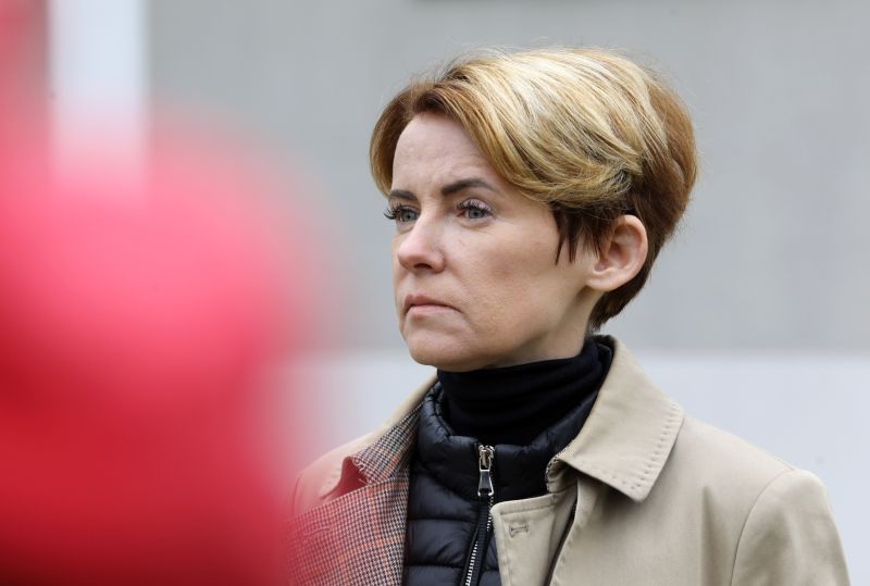 Golubeva nolēmusi demisionēt; iekšlietu ministra pienākumus uzticēs Pabrikam