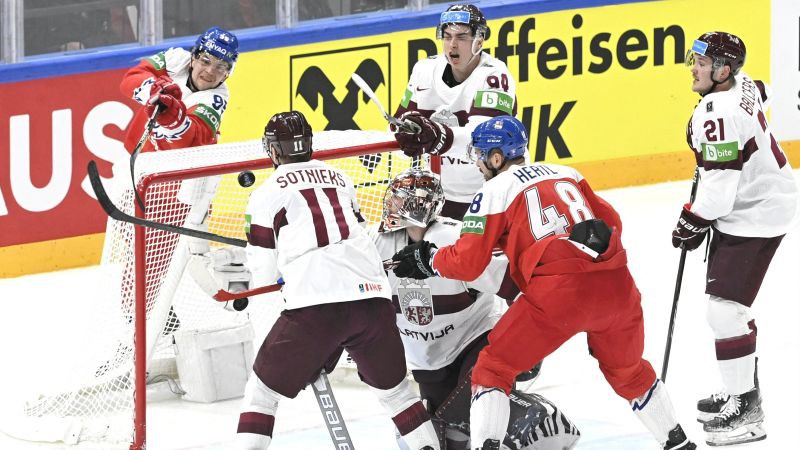 Latvijas hokejisti pasaules čempionāta mačā zaudē Čehijai