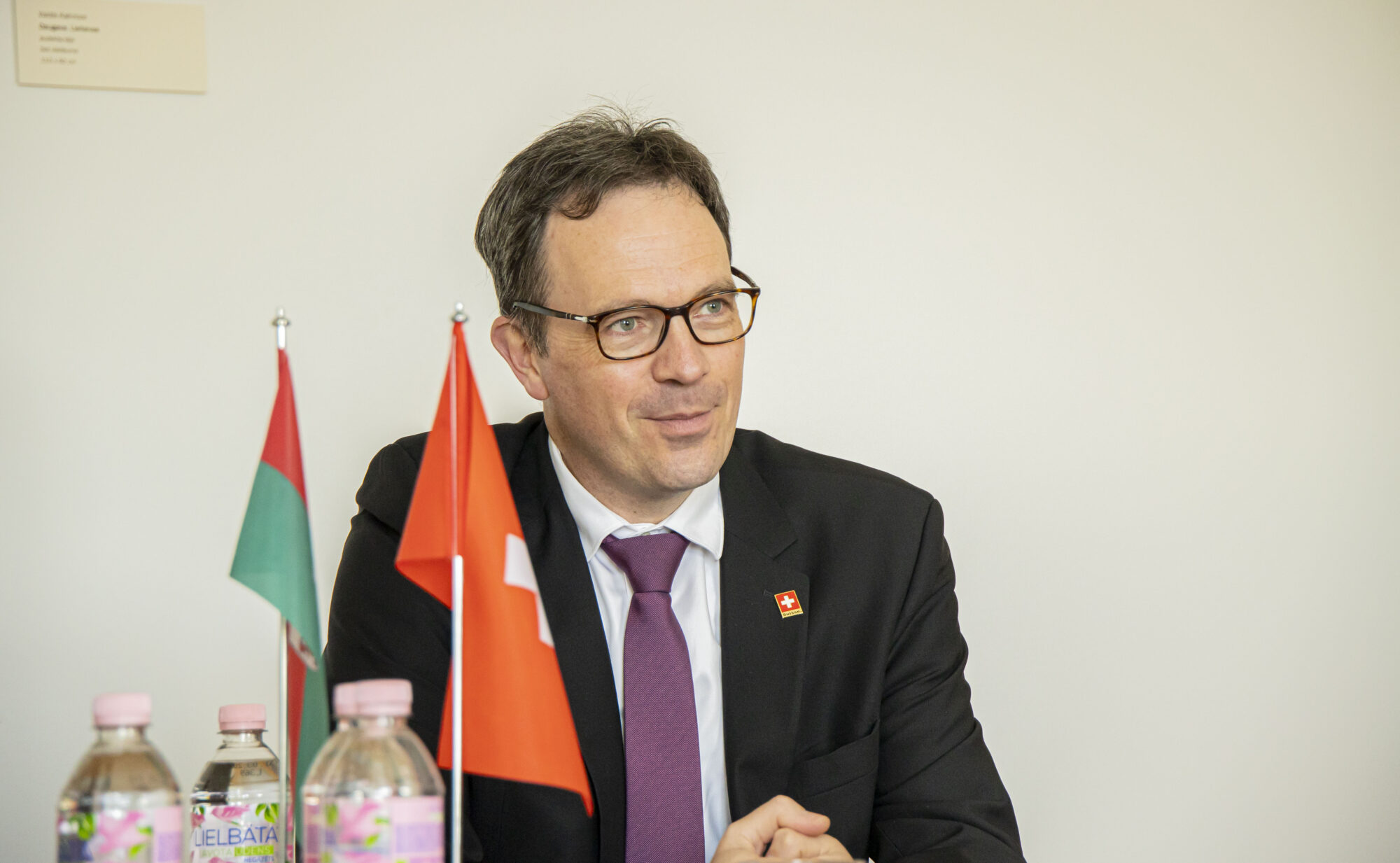 Liepājā darba vizītē viesojas Šveices Republikas vēstnieks Latvijā Martēns Mišlē