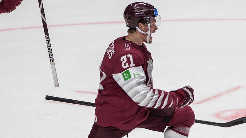 Oficiāli: Balcers paliks NHL un pievienosies Prezidenta trofejas ieguvējai “Panthers”