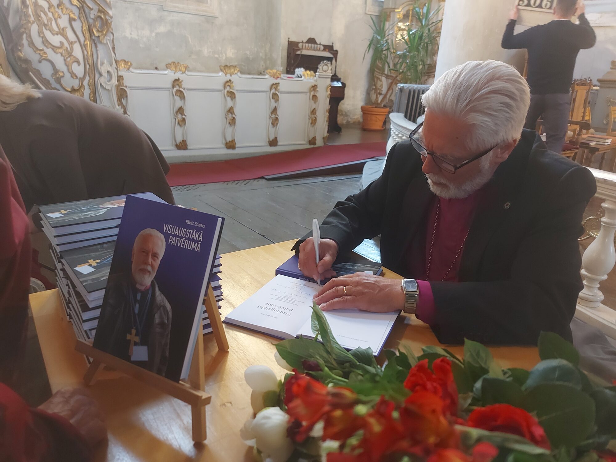 Dieva brīnumu smalkā stīga dzīves piedzīvojumu grāmatā