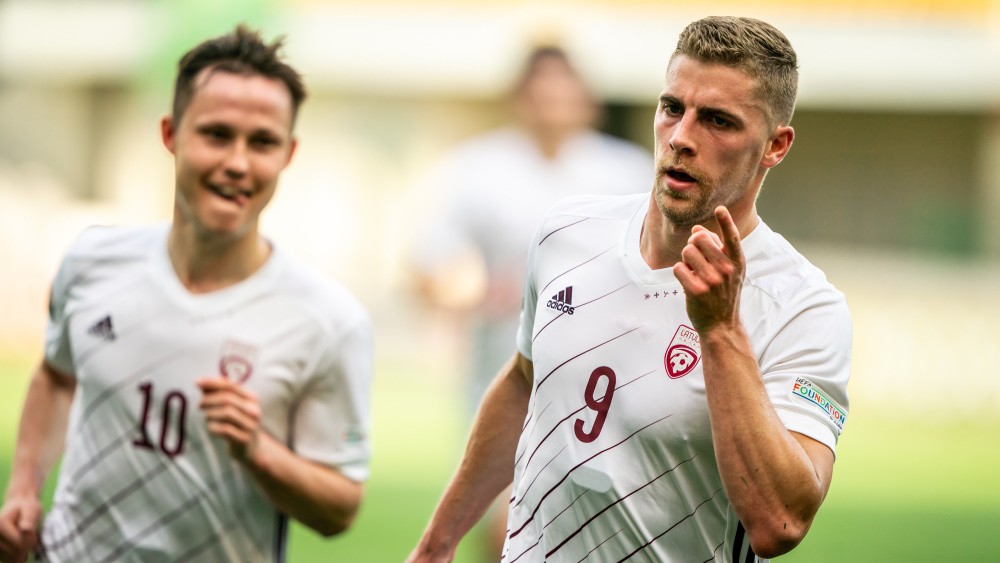 Gutkovskim un Ikauniekam gūstot pa diviem vārtiem, Latvijas futbolisti Nāciju līgā uzvar arī Moldovu