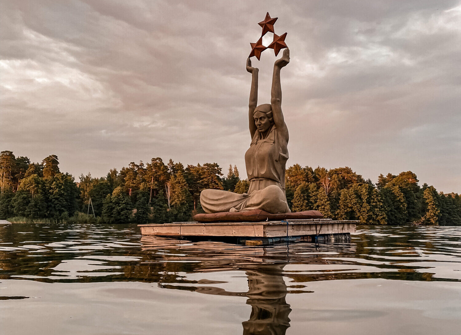 Tēlnieka Egona Peršēvica skulptūra “Milda” šovasar būs sastopama Beberliņos