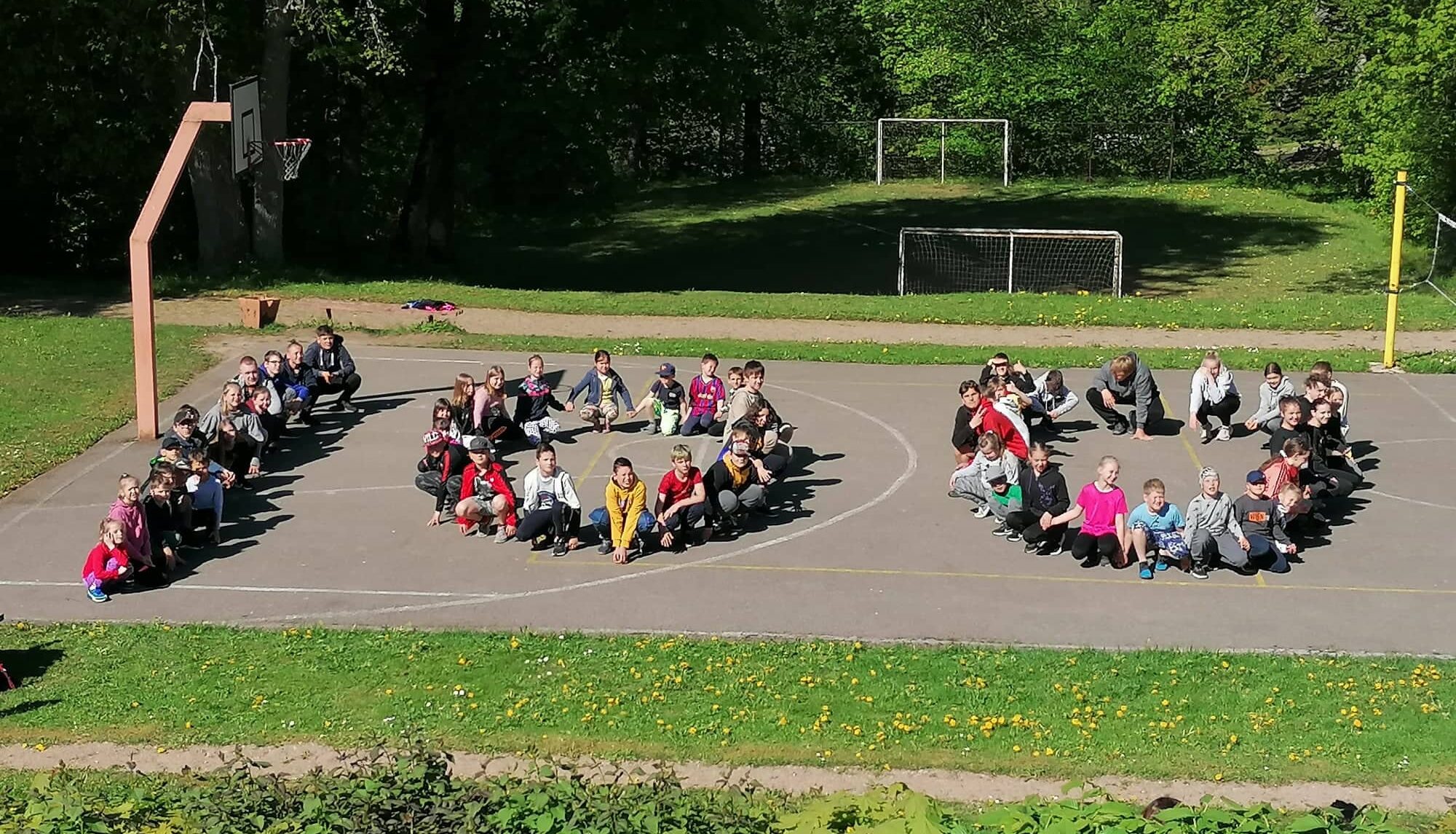 Kalvenes pamatskola cer uz nākamo simtgadi