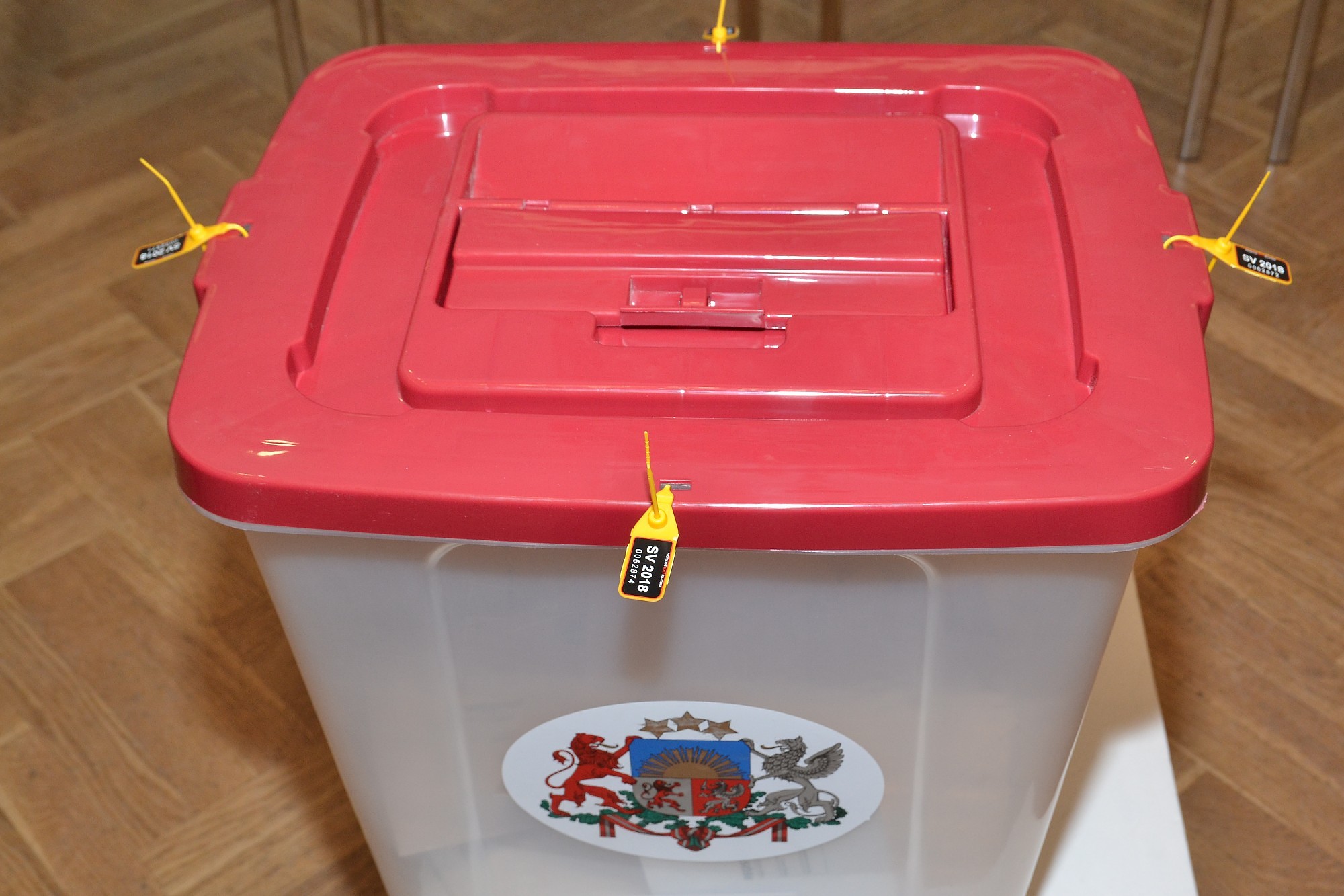 Trīs mēnešus pirms vēlēšanām populārāko partiju trijniekā JV, NA un “Saskaņa”
